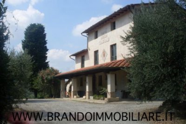 Villa a montopoli in val darno